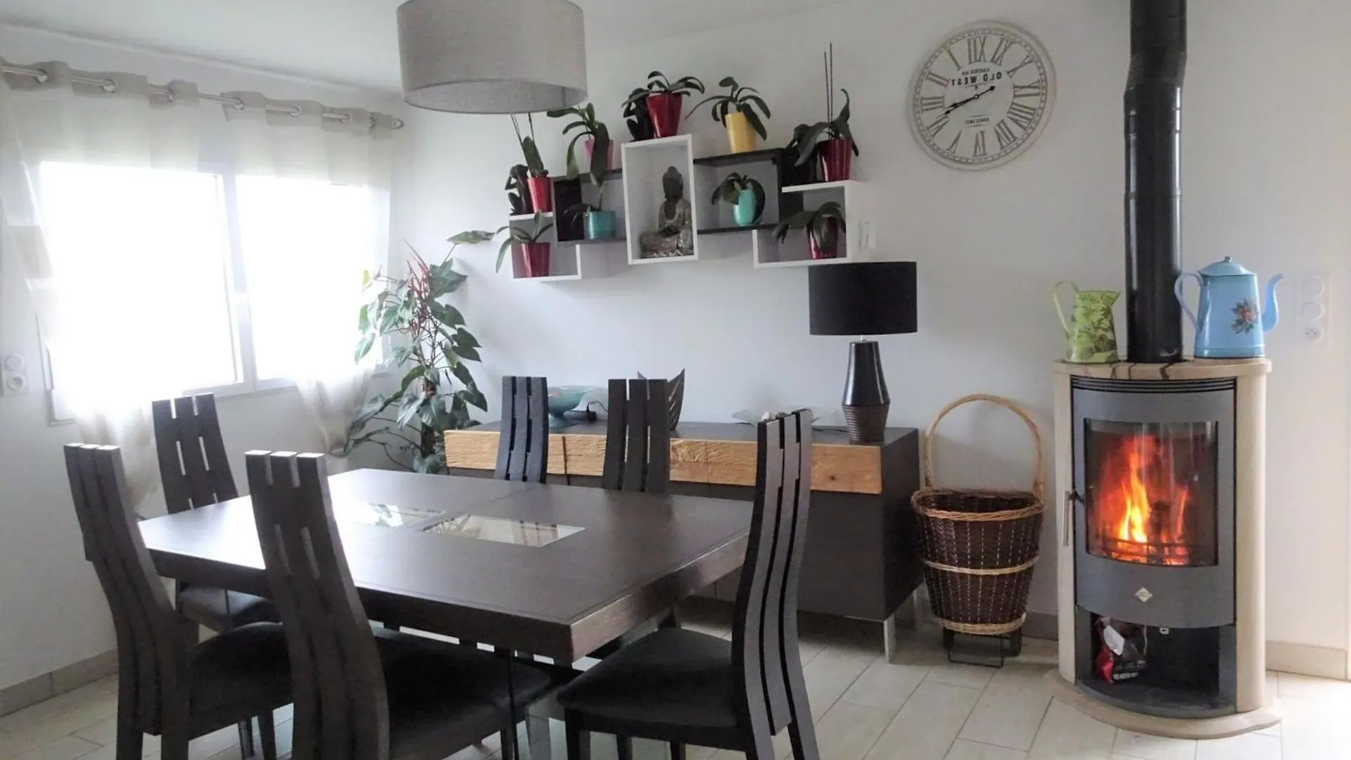 Comfortable Holiday Home, Emerald Coast, 프레헬